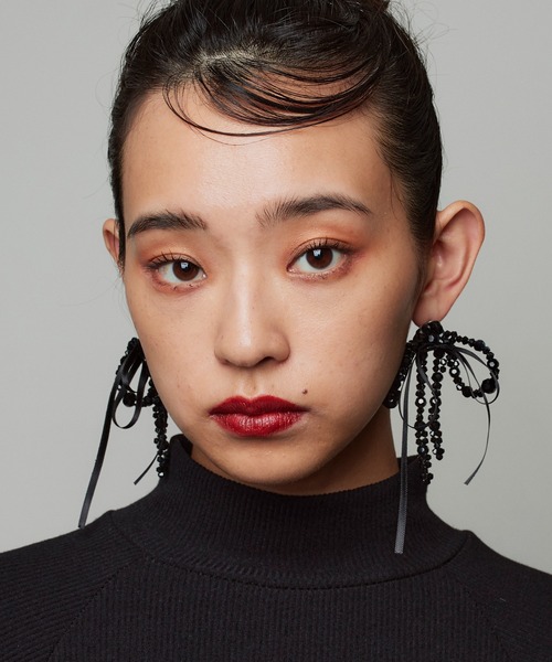 Narcissus（ナルシス）の「【Narcissus】ビーズリボンピアス（ピアス（両耳用）・レディース・ブラック/ホワイト・FREE）」の5枚目の写真