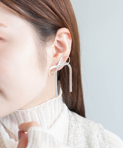 RANDA（ランダ）の「チェーンリボンピアス（ピアス（両耳用）・レディース・シルバー/ゴールド・FREE）」の2枚目の写真