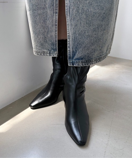 Heather(ヘザー)の「ストレッチポインテッドブーツ 137991(ブーツ・レディース・ホワイト/ブラック/ブラック系その他・M/L)」の2枚目の写真