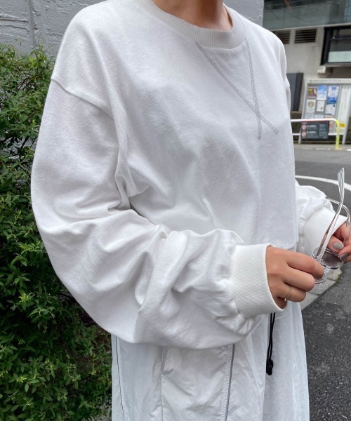 ENIM BY VICKY(エニムバイビッキー)の「ボリュームスリーブショートトップス《手洗い可能》(スウェット・レディース・ネイビー/ホワイト/レッド・M)」の13枚目の写真