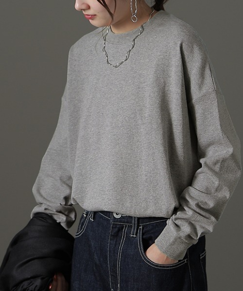 HUG.U(ハグユー)の「裾長 モックネックロンT(Tシャツ/カットソー・レディース・グレー/ナチュラル/グレイッシュブルー/ホワイト/キャメル/ラベンダー/ブラック・FREE)」の4枚目の写真