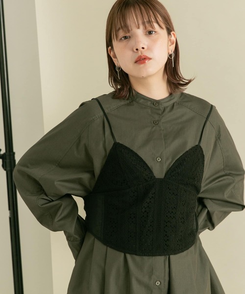 KBF(ケイビーエフ)の「BACKリボンレースコルセット(その他トップス・レディース・オフホワイト/ブラック・ONE)」の2枚目の写真