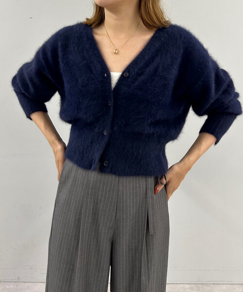 SHENERY（シーナリー）の「【合わせやすいショート丈/やわらかな肌ざわり】ファーカシミヤショートニットカーディガン（カーディガン/ボレロ・レディース・ネイビー/ミント/ベージュ/オフホワイト/グレー・FREE）」の5枚目の写真