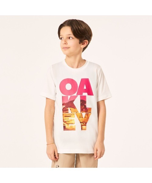 OAKLEY(オークリー)の「オークリー EN QDEVO SS TEE BOLD YTR 7.0/Tシャツ/ UPF50+/ 吸汗速乾/ 抗菌防臭/ YOUTH キッズ・ユース/OAKLEY(Tシャツ/カットソー・キッズ・ホワイト/ブルー/ブラック/オレンジ・M/L/S/XS)」の2枚目の写真