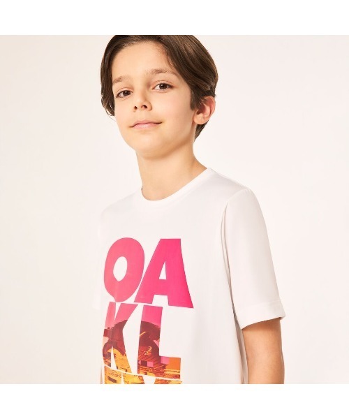 OAKLEY(オークリー)の「オークリー EN QDEVO SS TEE BOLD YTR 7.0/Tシャツ/ UPF50+/ 吸汗速乾/ 抗菌防臭/ YOUTH キッズ・ユース/OAKLEY(Tシャツ/カットソー・キッズ・ホワイト/ブルー/ブラック/オレンジ・M/L/S/XS)」の9枚目の写真