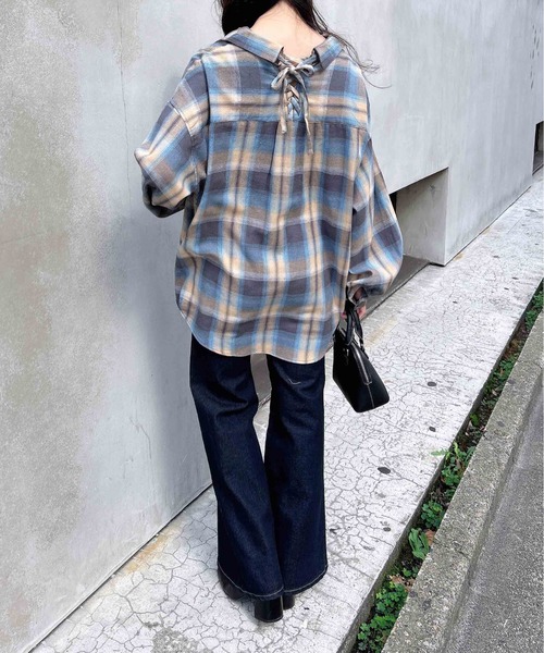 INGNI(イング)の「【WEB限定】フレアデニムパンツ/A(デニムパンツ・レディース・インディゴブルー/ブラック/ブルー系その他・M/S)」の10枚目の写真