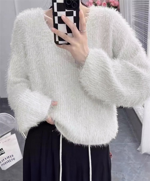 Miniministore(ミニミニストア)の「ラメシャギーニットトップス Vネック秋冬(ニット/セーター・レディース・ブルー/グレー/アイボリー/ベージュ/ダークグレー/ラベンダー/イエロー/ピンク・FREE)」の11枚目の写真