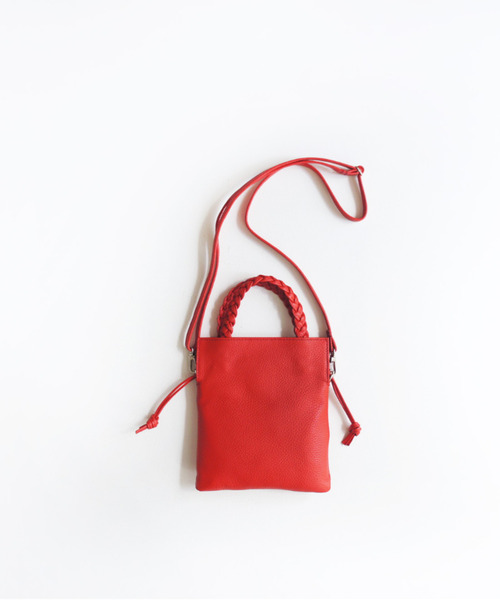 TIDEWAY（タイドウェイ）の「MONTH ITALY LEATHER 2WAY SHOULDER（ショルダーバッグ・レディース・ピンクベージュ/グレイッシュベージュ/ライトベージュ/ブラック/ターコイズブルー/ブルー/オレンジ/ミント/レッド/ライム/グリーン/ホワイト・FREE）」の11枚目の写真
