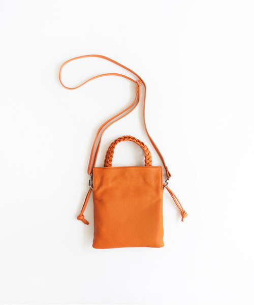 TIDEWAY（タイドウェイ）の「MONTH ITALY LEATHER 2WAY SHOULDER（ショルダーバッグ・レディース・ピンクベージュ/グレイッシュベージュ/ライトベージュ/ブラック/ターコイズブルー/ブルー/オレンジ/ミント/レッド/ライム/グリーン/ホワイト・FREE）」の20枚目の写真