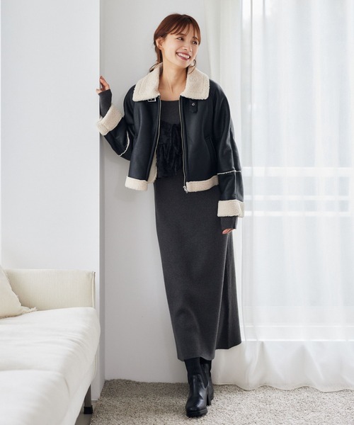 mysty woman（ミスティウーマン）の「フェザーキャミセットニットワンピース 242419（ワンピース・レディース・ライトベージュ/チャコールグレー/レッド・FREE）」の8枚目の写真