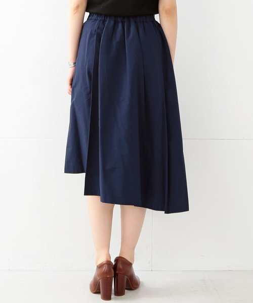 Ray BEAMS（レイビームス）の「Ray BEAMS / アシメヘムフレアースカート（スカート・レディース・ブラック/ネイビー・0/1）」の21枚目の写真