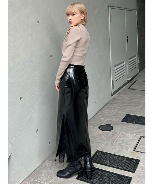 MURUA（ムルーア）の「フェイクパテントレザースカート（スカート・レディース・ブラック/ワイン・1/2）」の9枚目の写真