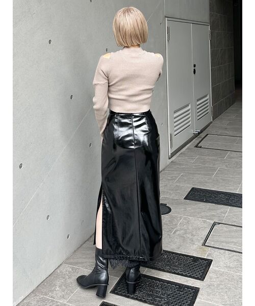 MURUA（ムルーア）の「フェイクパテントレザースカート（スカート・レディース・ブラック/ワイン・1/2）」の10枚目の写真