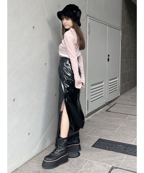 MURUA（ムルーア）の「フェイクパテントレザースカート（スカート