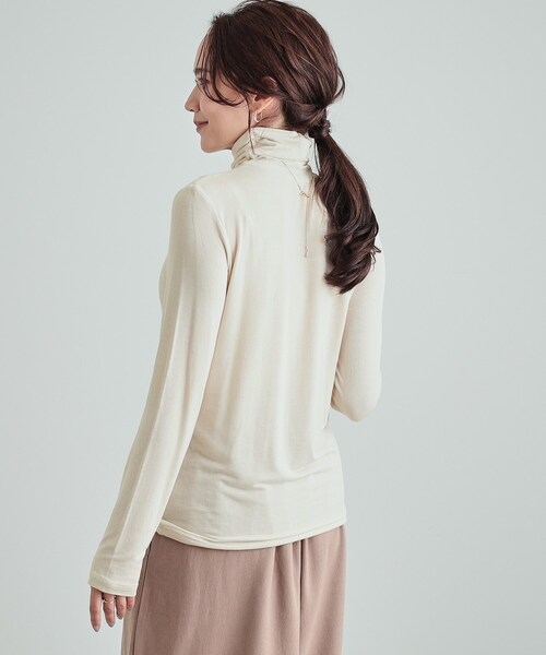 DRESKIP（ドレスキップ）の「◆【S-LL/吸湿発熱】あったかインナータートル（Tシャツ/カットソー・レディース・ブラック/オフホワイト/ナチュラル/イエロー・01/02/03/04）」の14枚目の写真