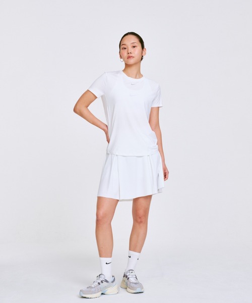 Nike DRI-FIT Tシャツとスカートセット S Nike DRI-FIT Tシャツとスカートセット S Nike DRI-FIT Tシャツ