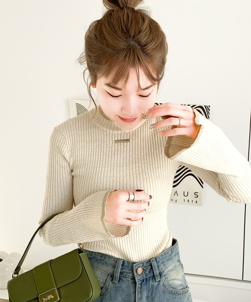 mily bilet(ミウィビレット)の「【mily bilet】きらめきと上品さ溢れる。ラメ入りリブプチハイ袖フレアニット(長袖)(ニット/セーター・レディース・グレー/ブルー/ブラック/アイボリー・MEDIUM/SMALL/X-LARGE/LARGE)」の10枚目の写真