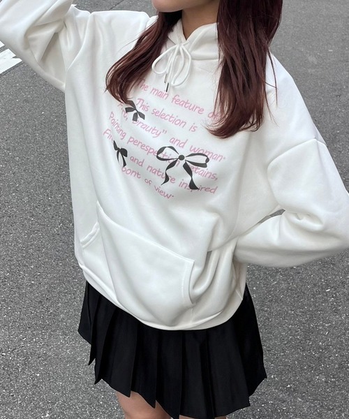 merrylatte(メリーラテ)の「ピンクテキスト×リボンデザインパーカー(パーカー・レディース・ホワイト・MEDIUM/X-LARGE/SMALL)」の1枚目の写真