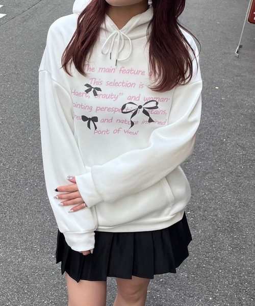 merrylatte(メリーラテ)の「ピンクテキスト×リボンデザインパーカー(パーカー・レディース・ホワイト・MEDIUM/X-LARGE/SMALL)」の4枚目の写真