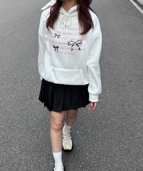 merrylatte(メリーラテ)の「ピンクテキスト×リボンデザインパーカー(パーカー・レディース・ホワイト・MEDIUM/X-LARGE/SMALL)」の5枚目の写真