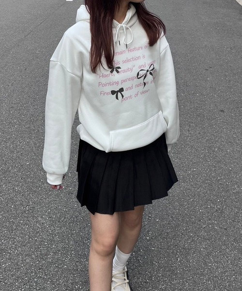 merrylatte(メリーラテ)の「ピンクテキスト×リボンデザインパーカー(パーカー・レディース・ホワイト・MEDIUM/X-LARGE/SMALL)」の6枚目の写真