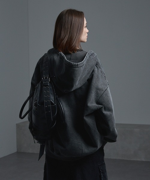 CIASENSE（シアセンス）の「Vintage design 2-way grunge handbag/shoulder bag/ヴィンテージデザイン2wayグランジハンドバッグ/ショルダーバッグ（ショルダーバッグ・メンズ・ブラック・FREE）」の4枚目の写真