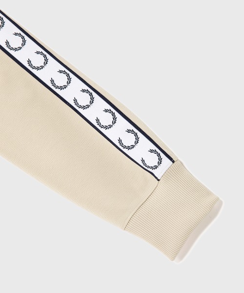 FRED PERRY（フレッドペリー）の「Taped Track Jacket／フレッドペリートラックジャケット（ジャージ・レディース・オートミール・10）」の11枚目の写真