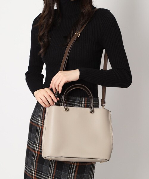 ESPERANZA（エスペランサ）の「2WAYハンドバッグ（ハンドバッグ・レディース・アイボリー/ブラック/グレイッシュベージュ/ダークブラウン・FREE）」の16枚目の写真