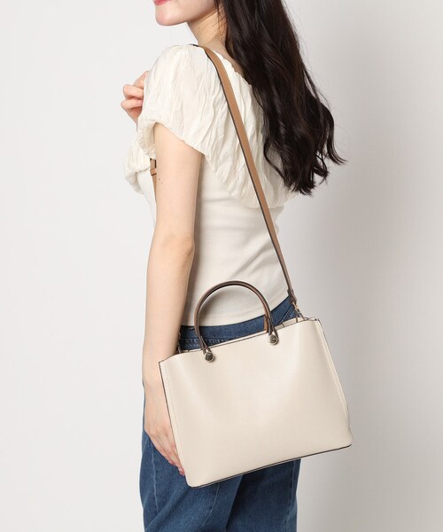 ESPERANZA（エスペランサ）の「2WAYハンドバッグ（ハンドバッグ・レディース・アイボリー/ブラック/グレイッシュベージュ/ダークブラウン・FREE）」の5枚目の写真