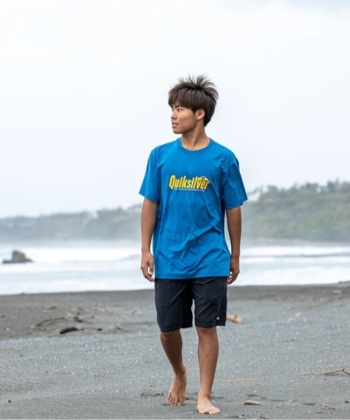 Quiksilver(クイックシルバー)の「REPLAY SS YOUTH /クイックシルバーキッズロゴ半袖ラッシュガード(水着)(ラッシュガード・キッズ・ホワイト/ブラック/ブルー/チャコールグレー・140/150/160/130)」の10枚目の写真