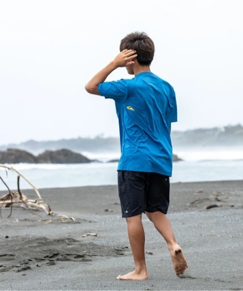 Quiksilver(クイックシルバー)の「REPLAY SS YOUTH /クイックシルバーキッズロゴ半袖ラッシュガード(水着)(ラッシュガード・キッズ・ホワイト/ブラック/ブルー/チャコールグレー・140/150/160/130)」の9枚目の写真