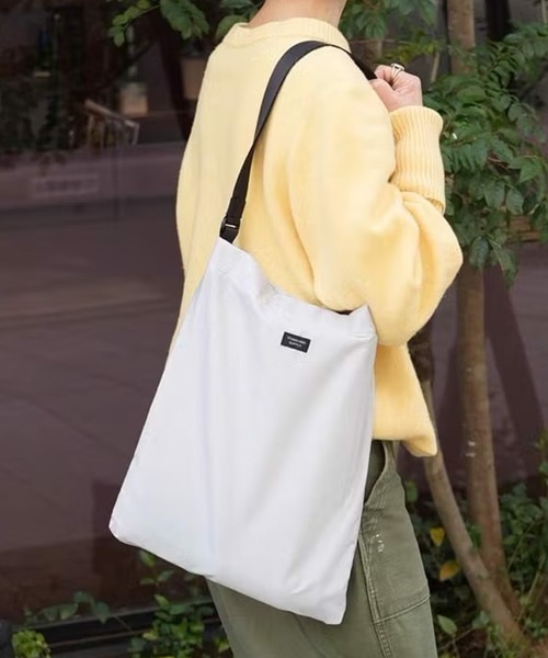 STANDARD SUPPLY(スタンダードサプライ)の「スタンダードサプライ / EASY イージー / A4 SHOULDER A4ショルダー(ショルダーバッグ・レディース・カーキ系/ブルー系/ブラック/ブラウン系/チャコールグレー/グレー系・FREE)」の3枚目の写真