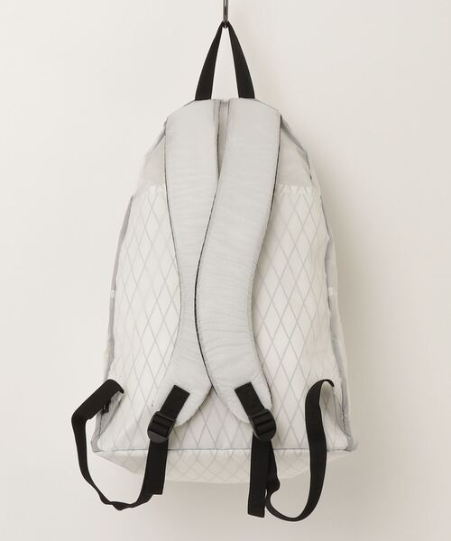 美品♦️ローズバッド♦️ホワイト リュック♦️フラップ付