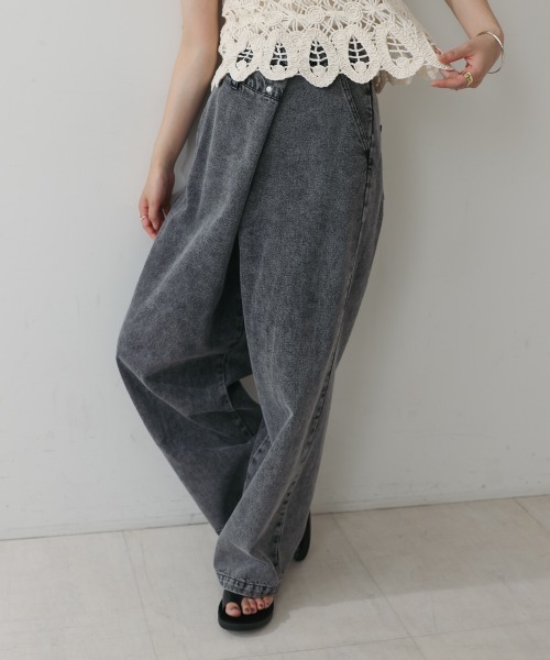 Bou Jeloud(ブージュルード)の「アシメラップデニムパンツ(デニムパンツ・レディース・ブラック/ブルー・38)」の3枚目の写真