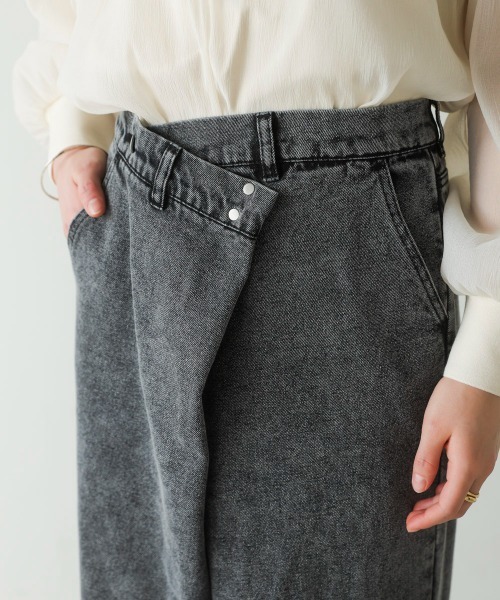 Bou Jeloud(ブージュルード)の「アシメラップデニムパンツ(デニムパンツ・レディース・ブラック/ブルー・38)」の14枚目の写真