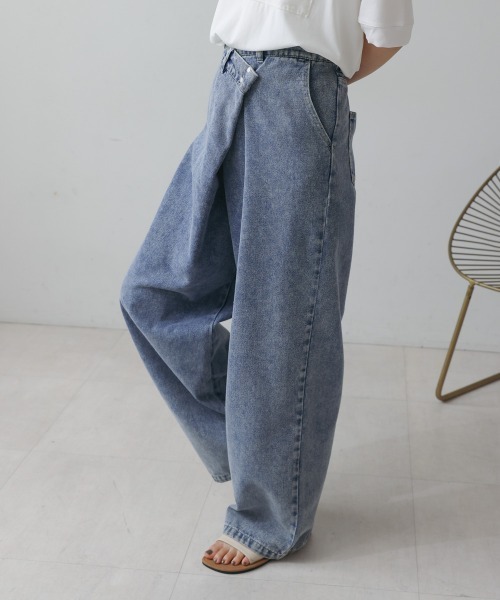 Bou Jeloud(ブージュルード)の「アシメラップデニムパンツ(デニムパンツ・レディース・ブラック/ブルー・38)」の22枚目の写真