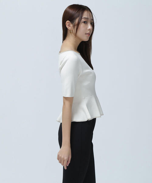 NATURAL BEAUTY BASIC(ナチュラルビューティーベーシック)の「◇ラメラインペプラムニット(ニット/セーター・レディース・ベージュ/チャコールグレー/オフホワイト/ダークブルー・FREE)」の16枚目の写真