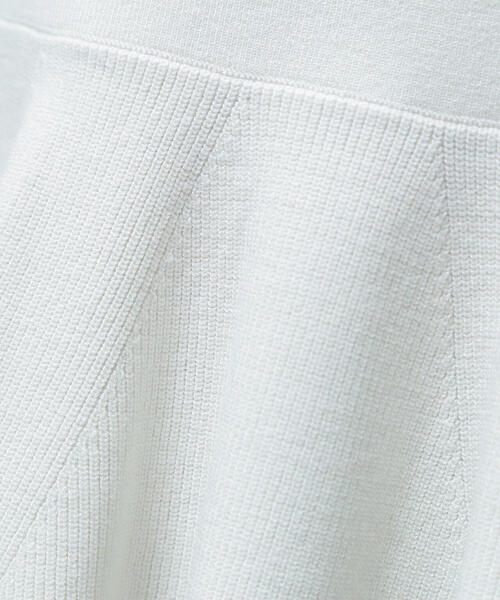 NATURAL BEAUTY BASIC(ナチュラルビューティーベーシック)の「◇ラメラインペプラムニット(ニット/セーター・レディース・ベージュ/チャコールグレー/オフホワイト/ダークブルー・FREE)」の20枚目の写真