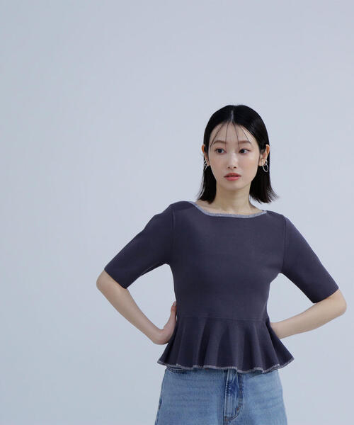 NATURAL BEAUTY BASIC(ナチュラルビューティーベーシック)の「◇ラメラインペプラムニット(ニット/セーター・レディース・ベージュ/チャコールグレー/オフホワイト/ダークブルー・FREE)」の3枚目の写真