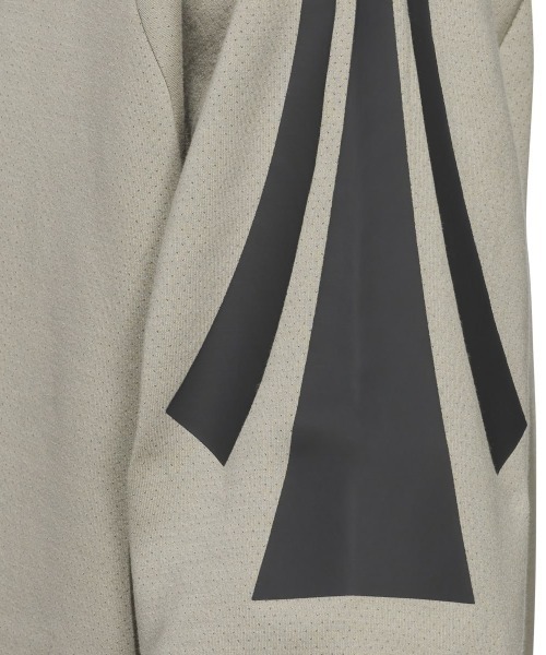 adidas（アディダス）の「adidas BASKETBALL SPACER HOODY（アディダス バスケットボール スペーサーパーカー（ジェンダーニュートラル））（パーカー・メンズ・ベージュ系/レッド系・MEDIUM/LARGE/X-LARGE）」の9枚目の写真