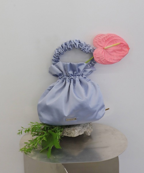 somlu.(ソンムル)の「【somlu.】2wayギャザーショルダー巾着バッグ(ショルダーバッグ・レディース・ブルー系/ダークブラウン/ブラック/アイボリー・FREE)」の4枚目の写真