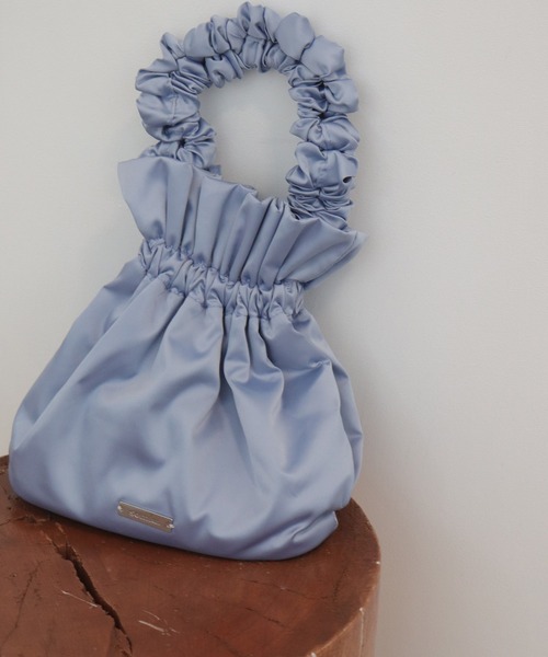 somlu.(ソンムル)の「【somlu.】2wayギャザーショルダー巾着バッグ(ショルダーバッグ・レディース・ブルー系/ダークブラウン/ブラック/アイボリー・FREE)」の10枚目の写真