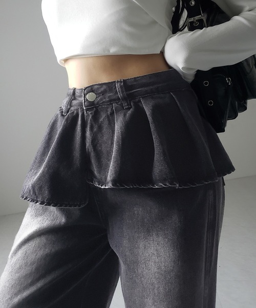 me+em select(ミームセレクト)の「※※【 2color / 4size 】フリルドッキングレイヤードヴィンテージワイドデニム / frll docking layered vintage wide denim(デニムパンツ・レディース・ブルー/ブラック・MEDIUM/SMALL/X-LARGE/LARGE)」の2枚目の写真