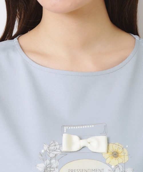couture brooch(クチュールブローチ)の「【接触冷感・UVカット】パフュームプリントTシャツ(Tシャツ/カットソー・レディース・サックスブルー/オフホワイト/チャコールグレー/ピンク・36/42/40/38)」の10枚目の写真