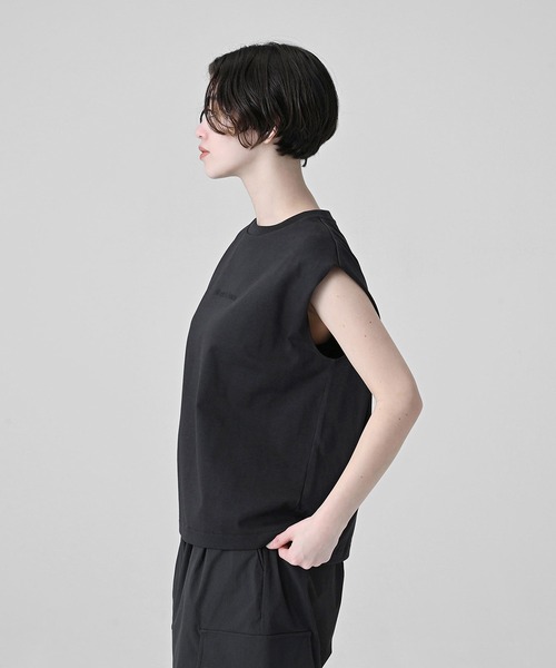 NEW BALANCE(ニューバランス)の「MET24 French Sleeve Tee(Tシャツ/カットソー・レディース・オフホワイト/セージグリーン/ブラック・LARGE/MEDIUM/SMALL)」の16枚目の写真