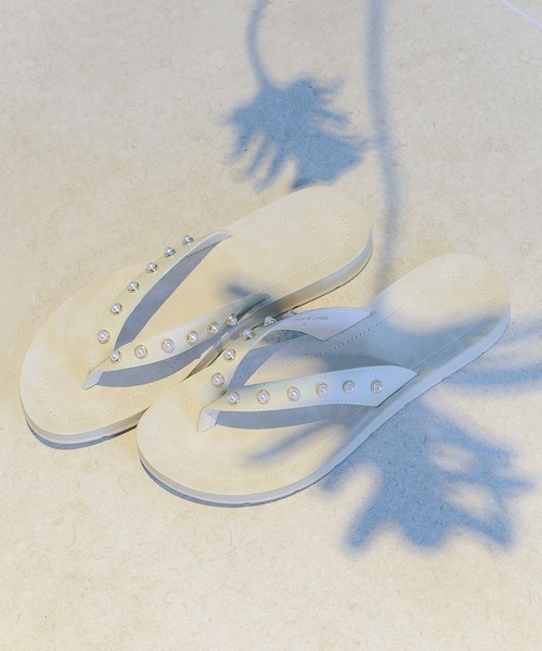 niko and...（ニコアンド）の「オリジナルアソートトングサンダル（サンダル・レディース・キャメル/グレー/ブラック/アイボリー・SMALL/MEDIUM/LARGE）」の3枚目の写真