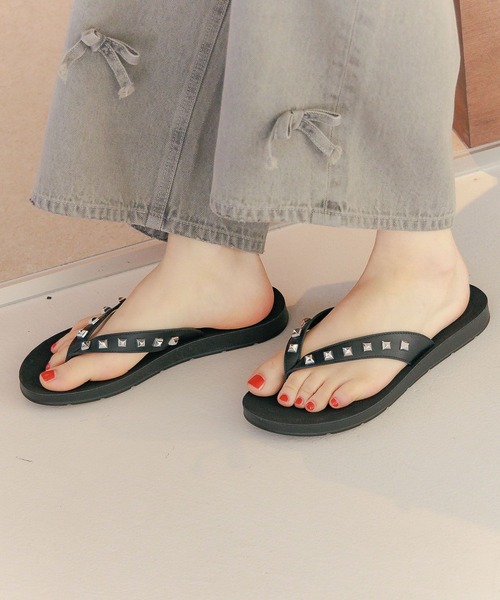 niko and...（ニコアンド）の「オリジナルアソートトングサンダル（サンダル・レディース・キャメル/グレー/ブラック/アイボリー・SMALL/MEDIUM/LARGE）」の13枚目の写真