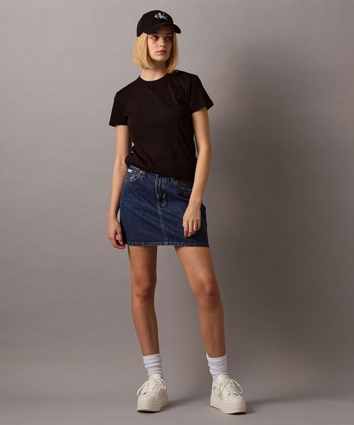 Calvin Klein（カルバン・クライン）の「コットン リラックスド Tシャツ（Tシャツ/カットソー・レディース・ブラック/ホワイト・S/M/L/XS）」の6枚目の写真