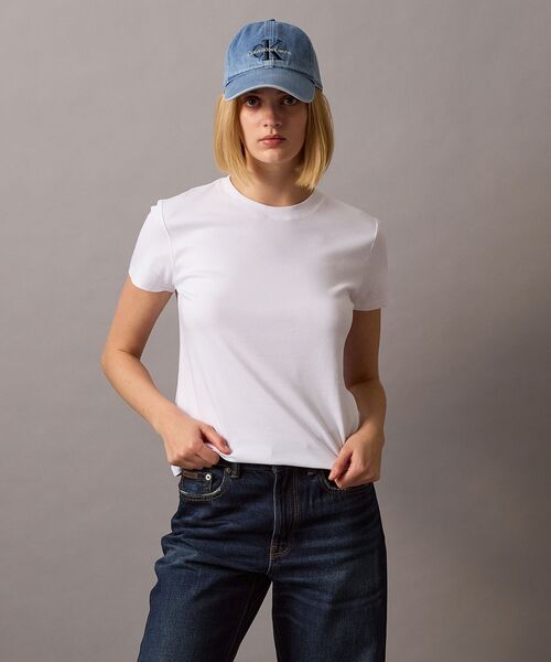 Calvin Klein（カルバン・クライン）の「コットン リラックスド Tシャツ（Tシャツ/カットソー・レディース・ブラック/ホワイト・S/M/L/XS）」の7枚目の写真