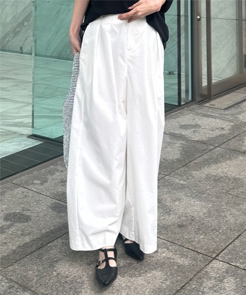 THE SHOP TK (ザ ショップ ティーケー )の「◆ハイウエストタックワイドパンツ【洗える】(その他パンツ・レディース・スミクロ/オフホワイト・12/13)」の1枚目の写真